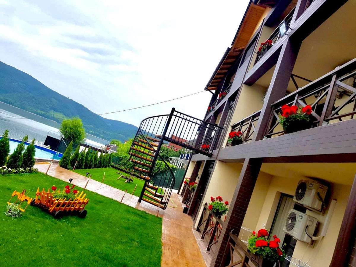 Mustaciosul Dunarii Hotel Ieşelniţa Bagian luar foto
