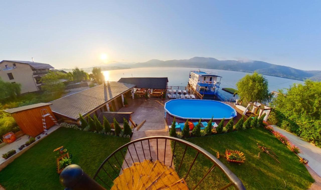Mustaciosul Dunarii Hotel Ieşelniţa Bagian luar foto