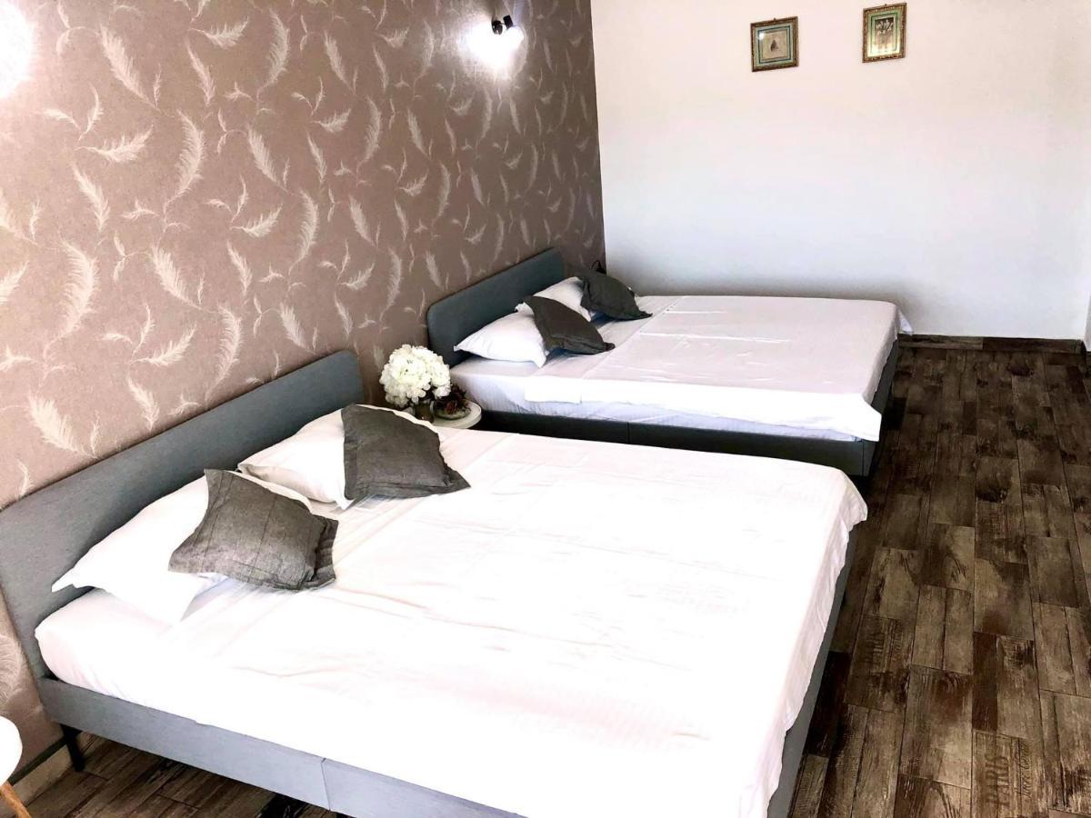 Mustaciosul Dunarii Hotel Ieşelniţa Bagian luar foto
