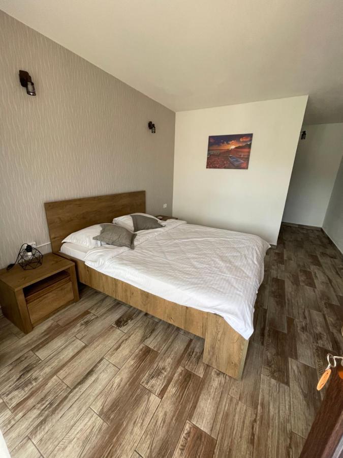 Mustaciosul Dunarii Hotel Ieşelniţa Bagian luar foto