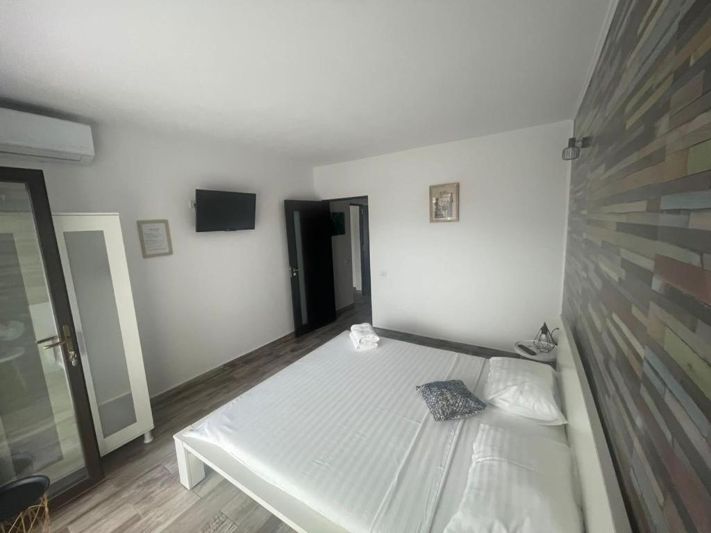 Mustaciosul Dunarii Hotel Ieşelniţa Bagian luar foto