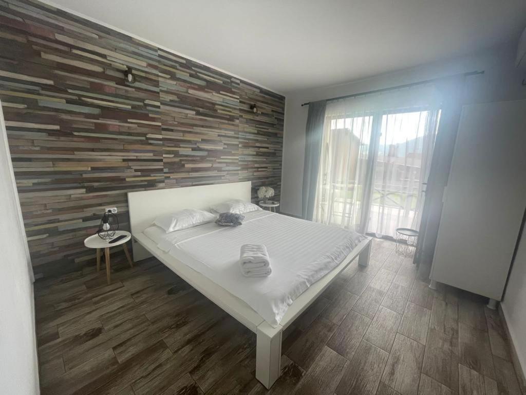 Mustaciosul Dunarii Hotel Ieşelniţa Bagian luar foto