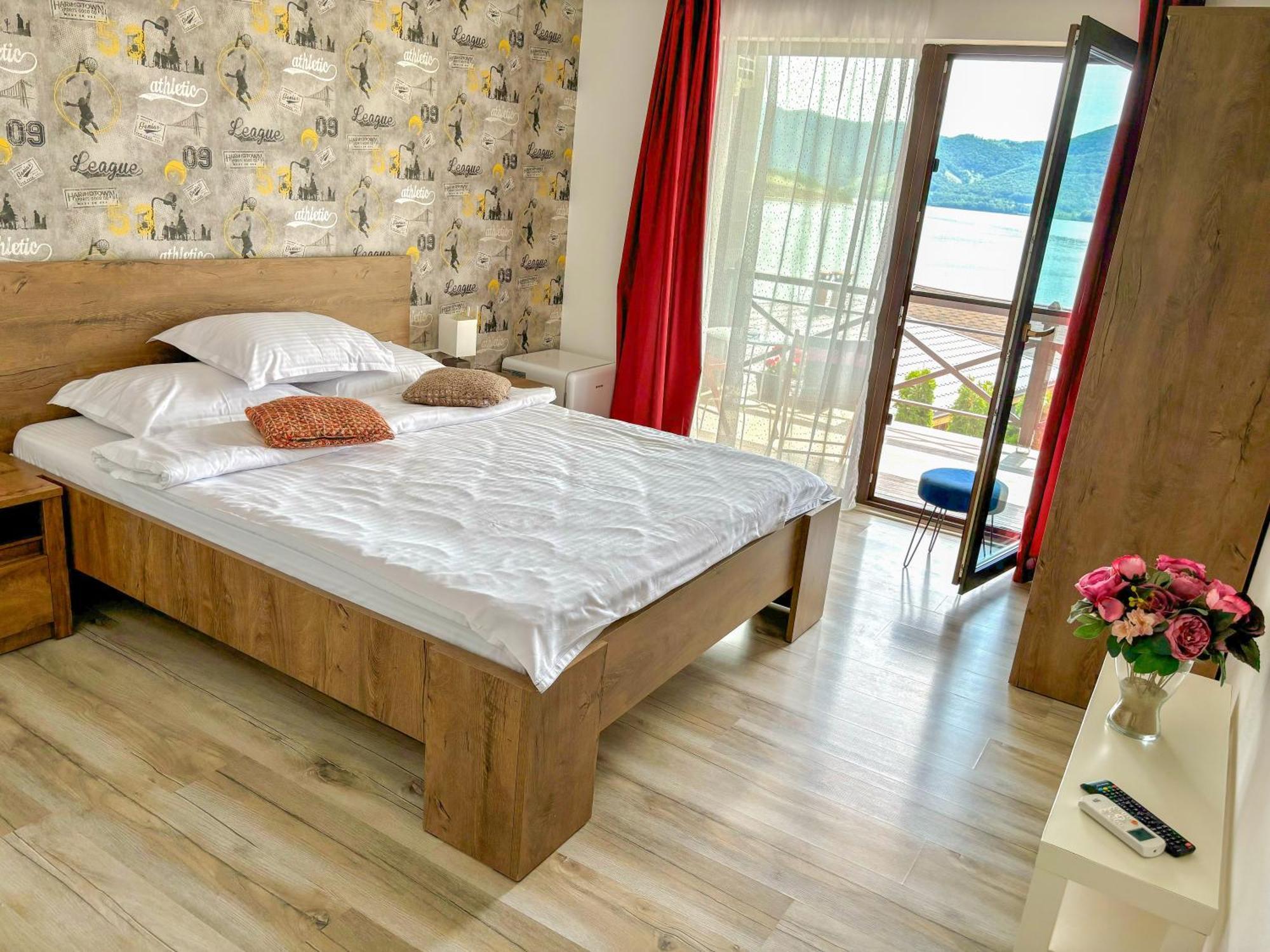 Mustaciosul Dunarii Hotel Ieşelniţa Bagian luar foto