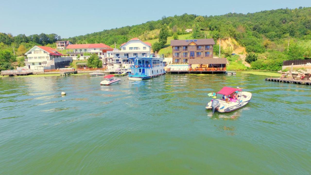 Mustaciosul Dunarii Hotel Ieşelniţa Bagian luar foto