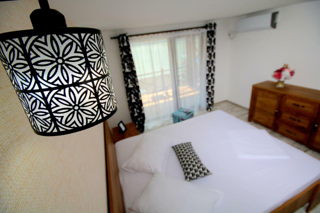 Mustaciosul Dunarii Hotel Ieşelniţa Bagian luar foto